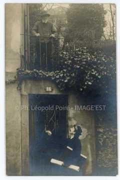 Félix Bracquemond au balcon de sa maison (Sèvres)